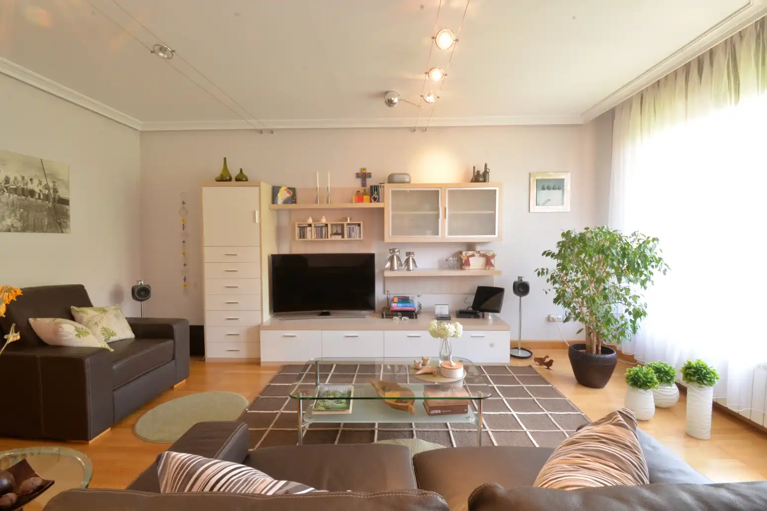 Sala de estar de Casa adosada en venta en Morcín con Calefacción, Jardín privado y Terraza