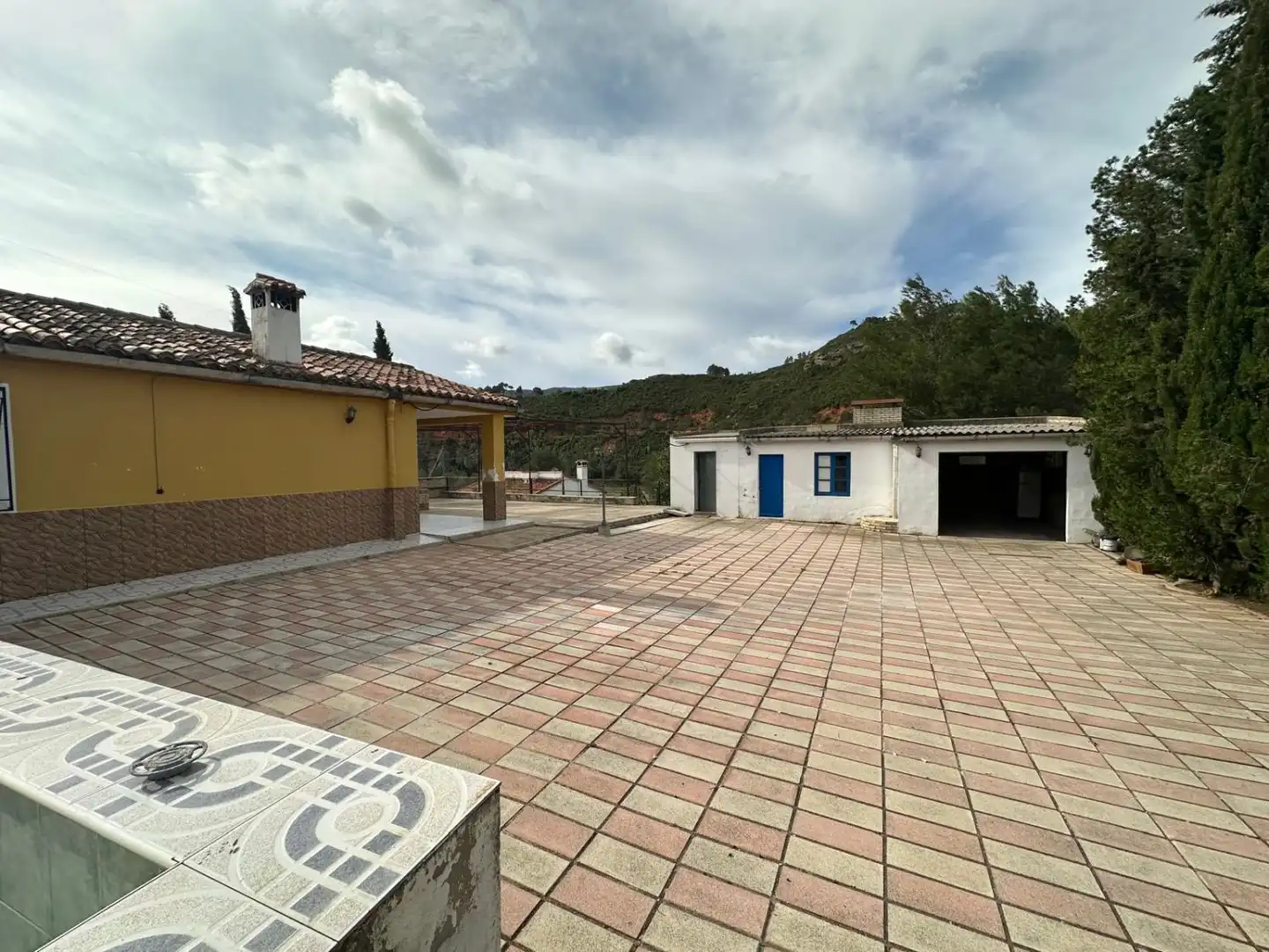 Vista exterior de Casa o chalet en venta en Macastre con Calefacción, Terraza y Trastero