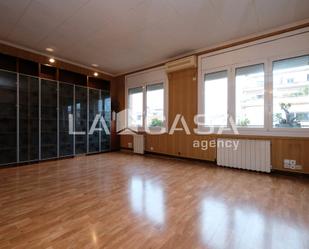 Flat for sale in  Barcelona Capital  with Heating