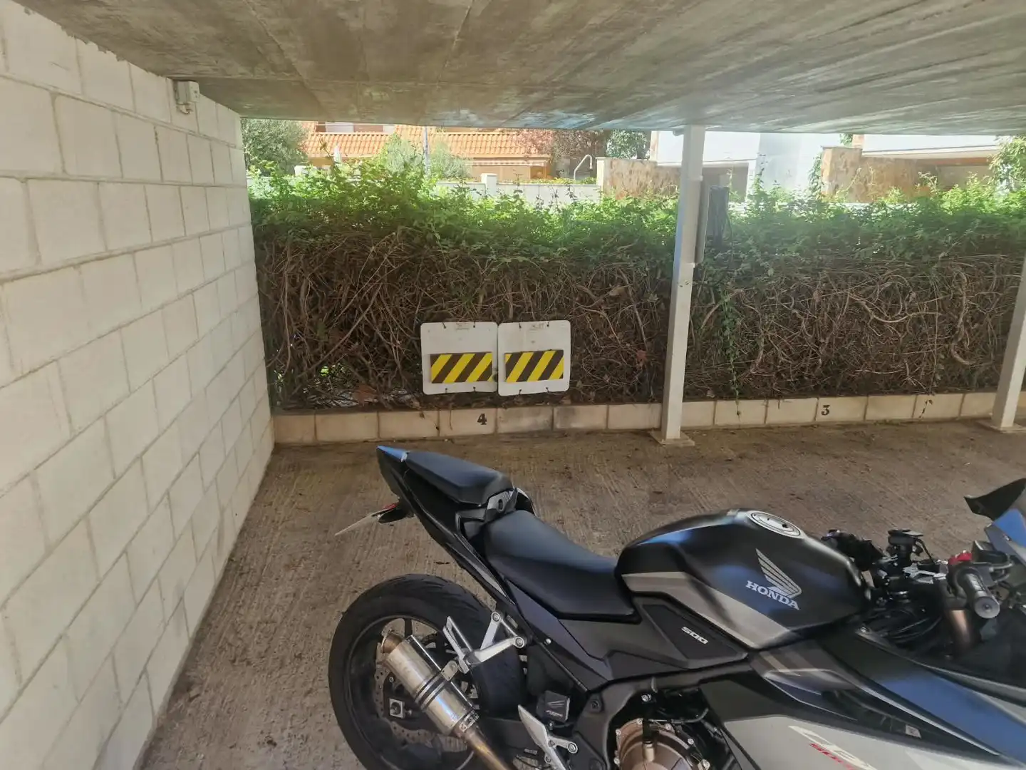Aparcament de Casa adosada en venda en Zaragoza amb Terrassa i Piscina