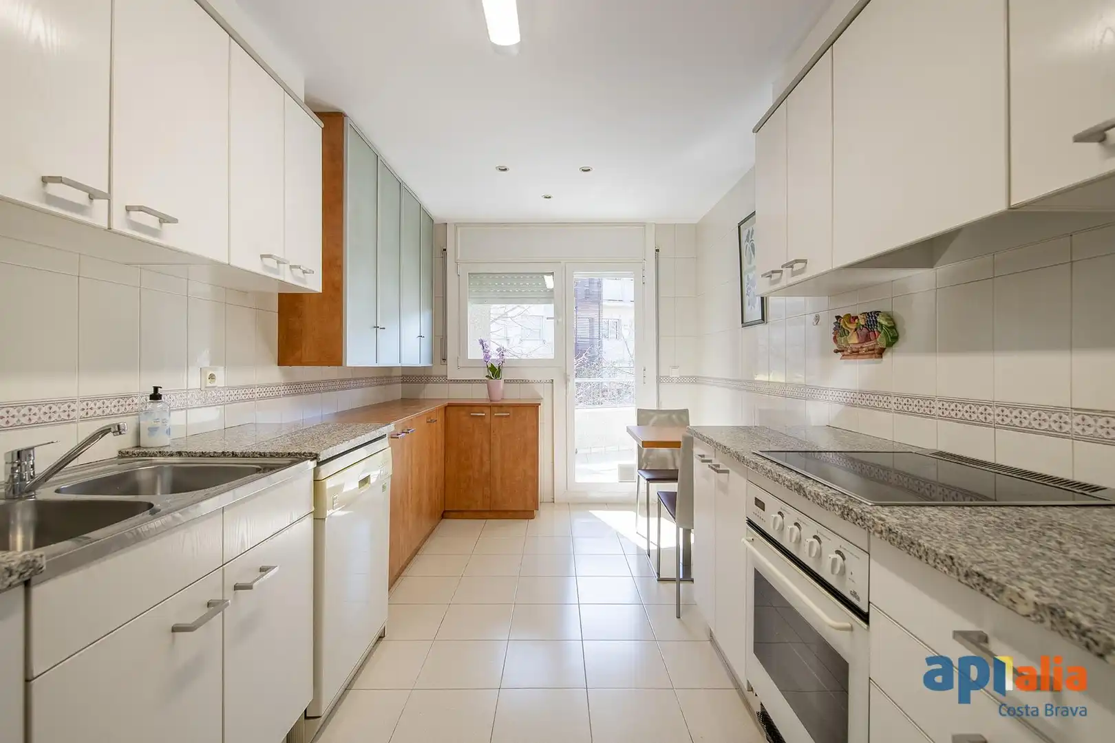 Cuina de Pis en venda en Girona amb Aire condicionat, Calefacció i Terrassa