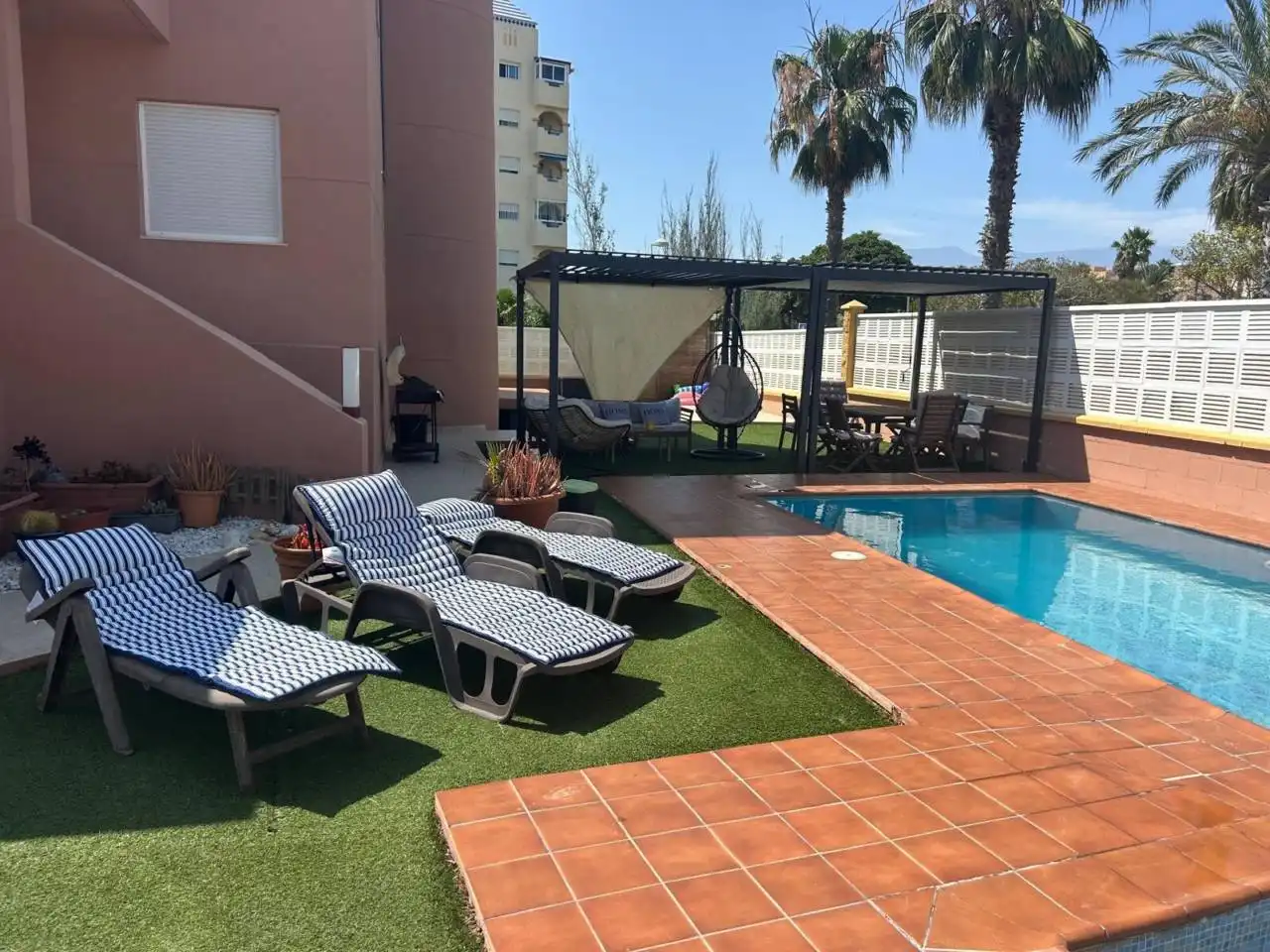 Piscina de Casa o chalet en venta en El Ejido con Aire acondicionado, Calefacción y Jardín privado
