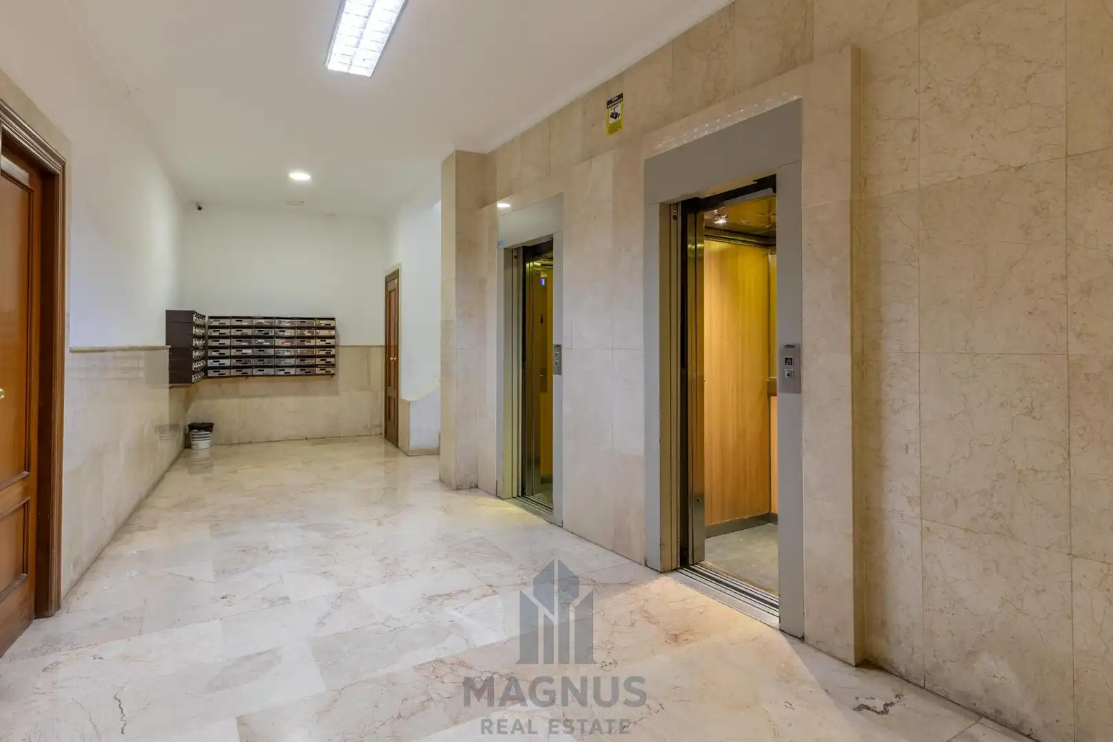 Piso en venta en Plaza ARTUR PIERA, Nou Moles