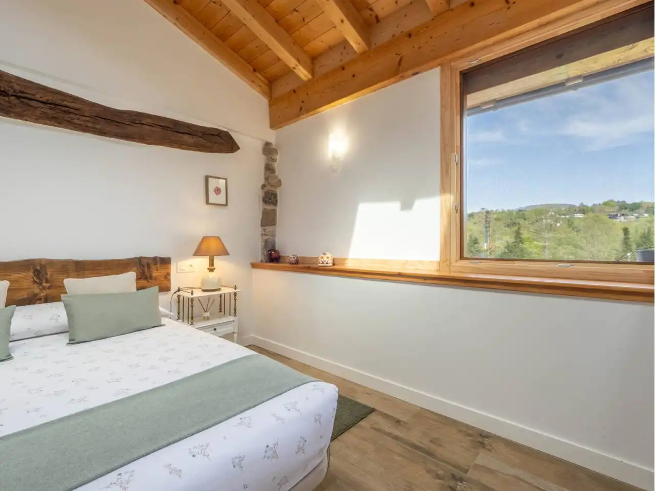Dormitori de Casa o xalet en venda en Donostia - San Sebastián  amb Calefacció i Terrassa