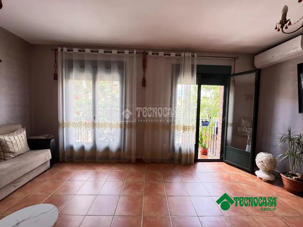 Vista exterior de Casa adosada en venta en Torrijos con Aire acondicionado, Calefacción y Jardín privado