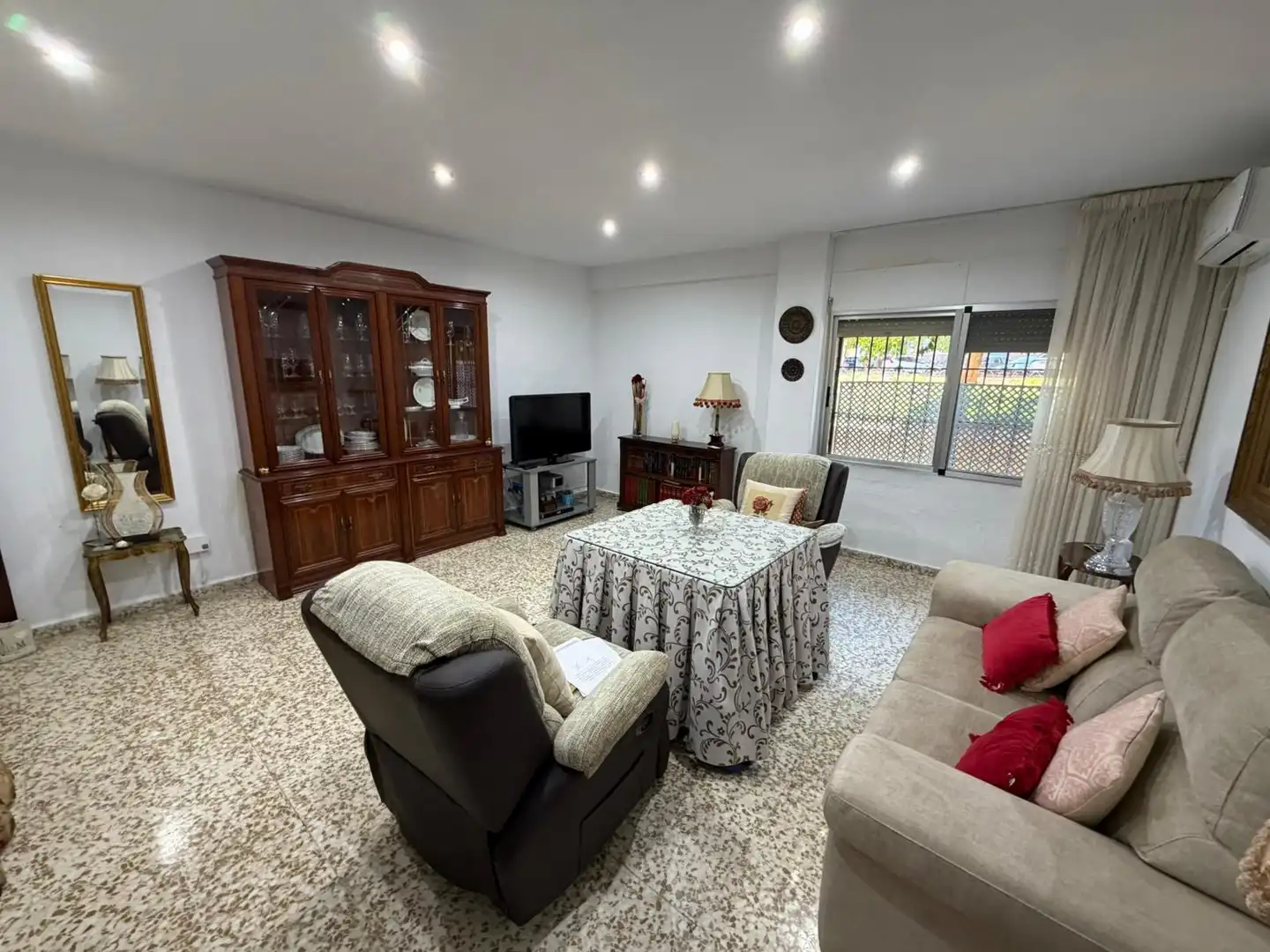 Piso con ascensor en venta en Calle Ciudad de Buckara 3, imagen 9