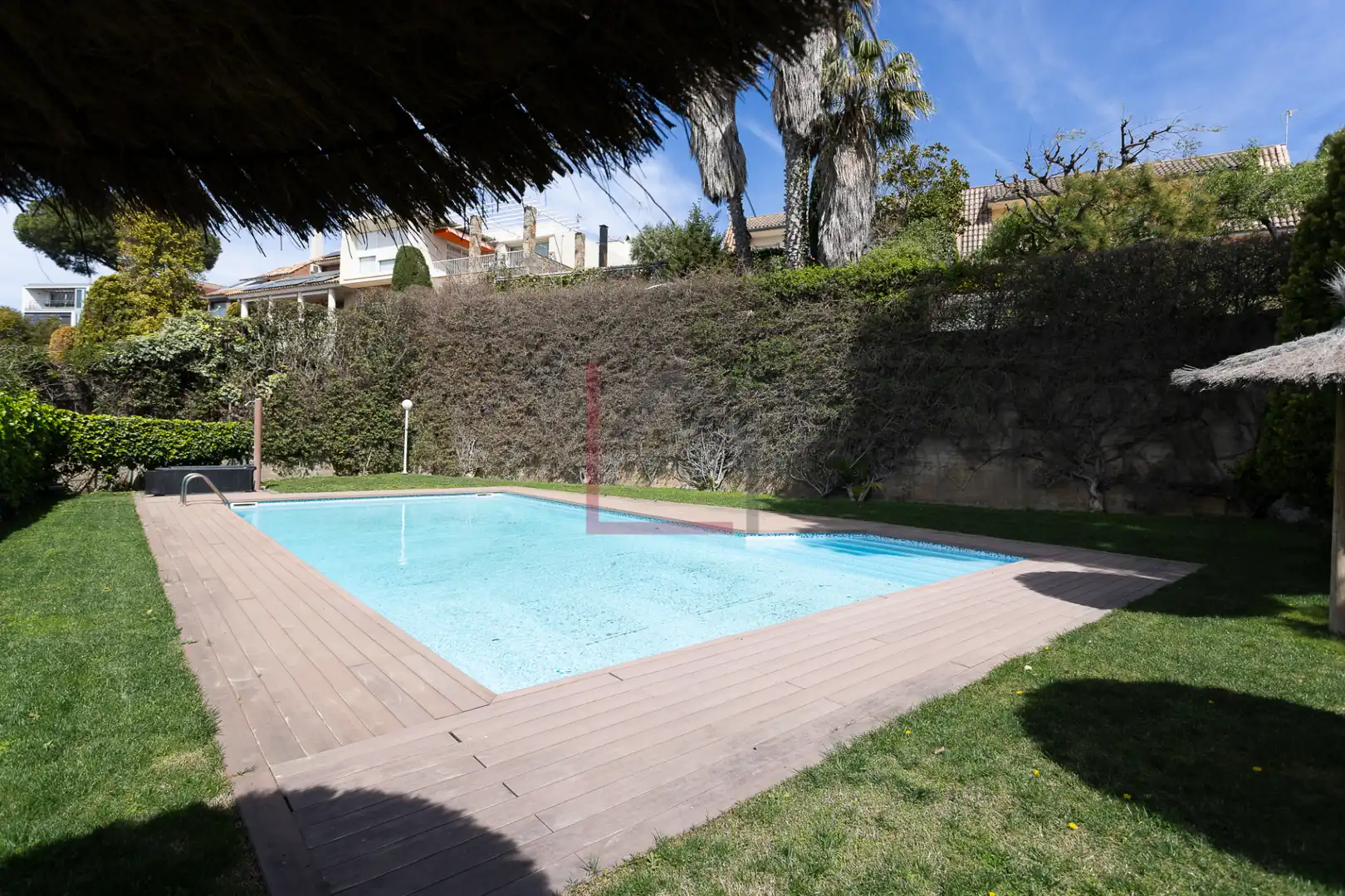 Piscina de Casa adosada de lloguer en Sant Just Desvern amb Aire condicionat, Calefacció i Jardí privat