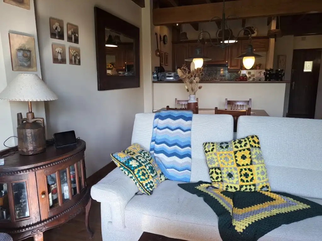 Living room of Detached homes for rent in Fontanals de Cerdanya  with Heating, Private garden and Parquet flooring