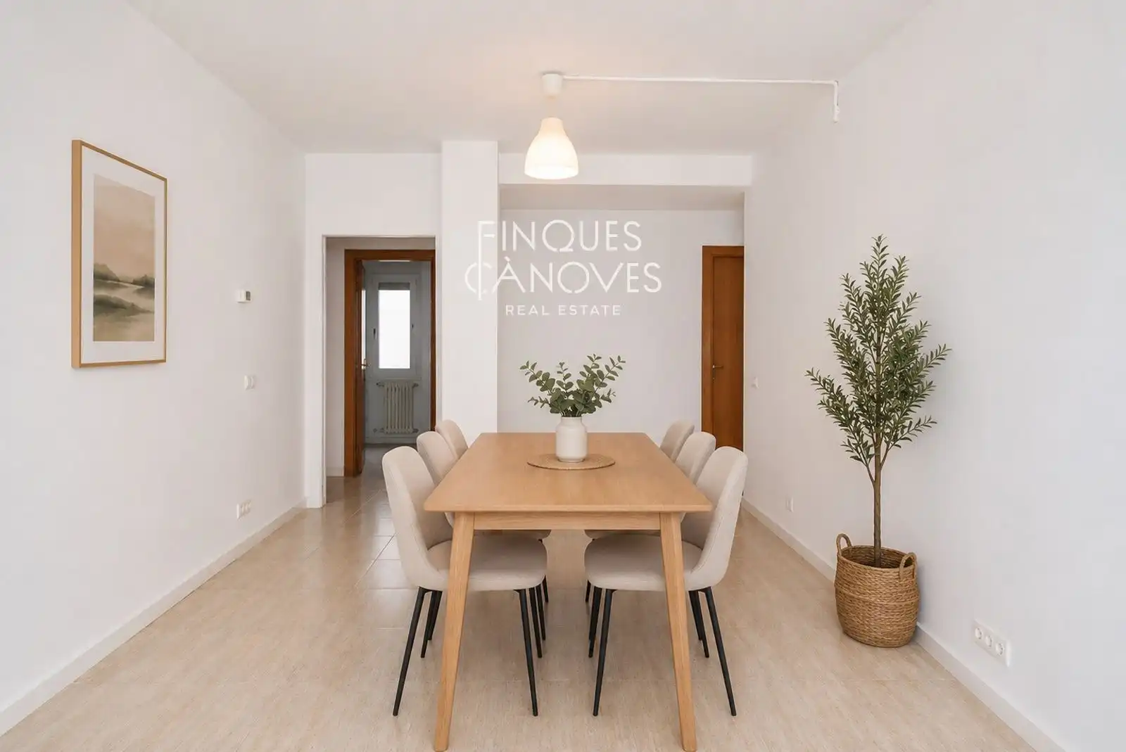 Comedor de Piso en venta en Girona con Calefacción, Trastero y Horno