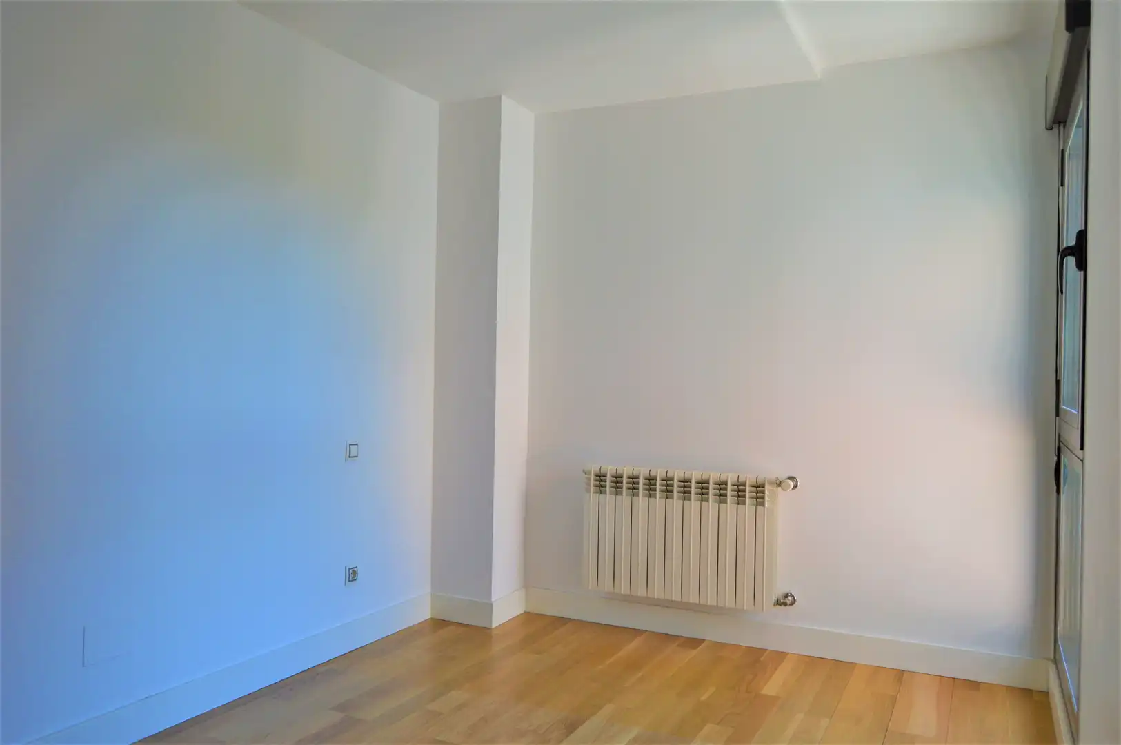 Schlafzimmer von Wohnung zur Miete in Madrid mit Klimaanlage, Heizung und Parkett