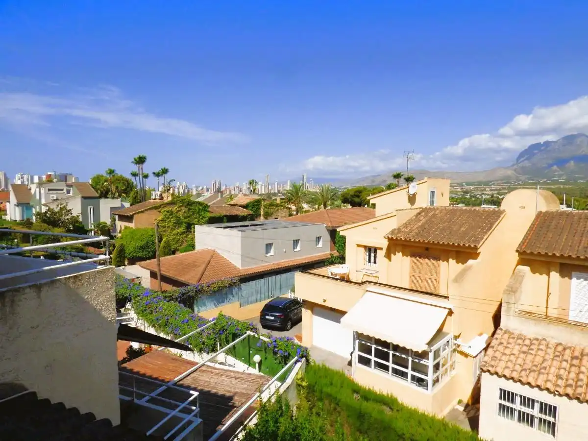 Vista exterior de Casa adosada en venta en Benidorm con Aire acondicionado y Internet