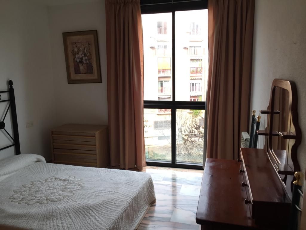 Bedroom of Flat to rent in  Granada Capital  with Air Conditioner, Heating and Furnished