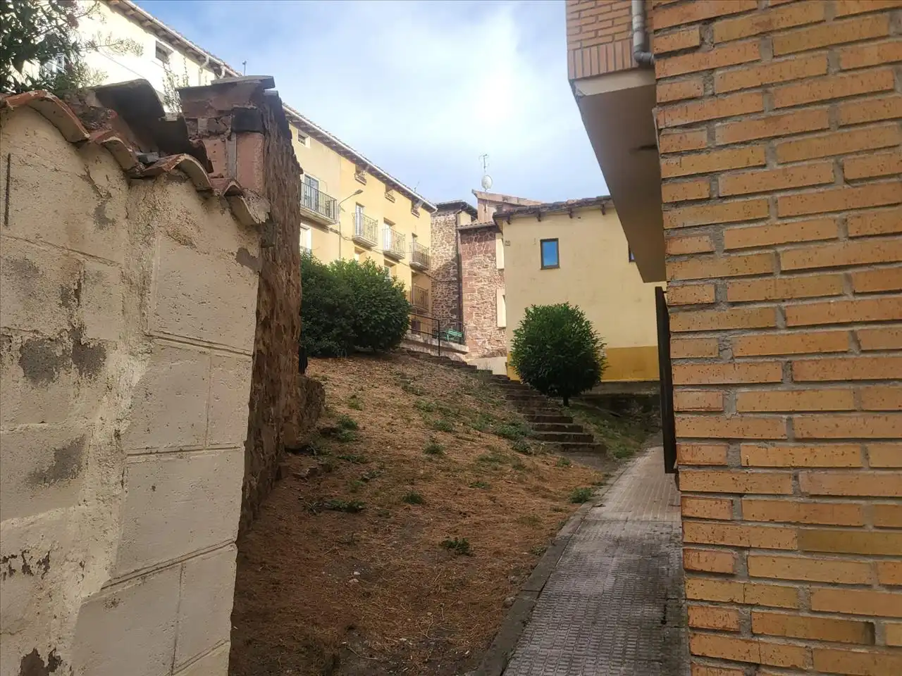 Vista exterior de Residencial en venda en Pradoluengo
