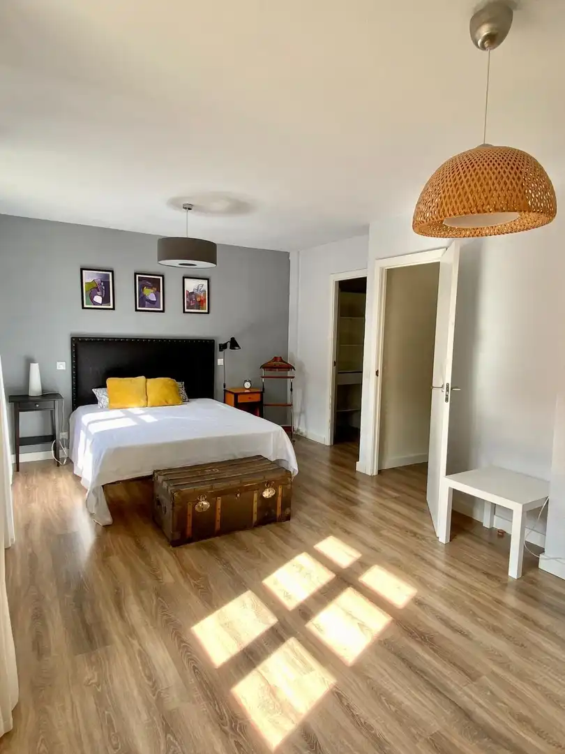 Habitación de Dúplex de alquiler en  Logroño con Calefacción, Trastero y Amueblado
