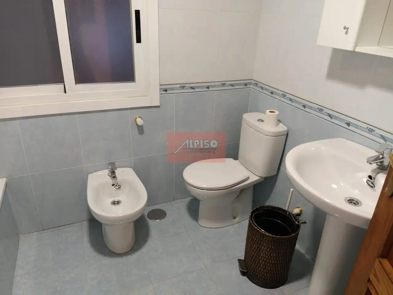 Baño de Piso de alquiler en Ourense Capital  con Calefacción, Amueblado y Balcón