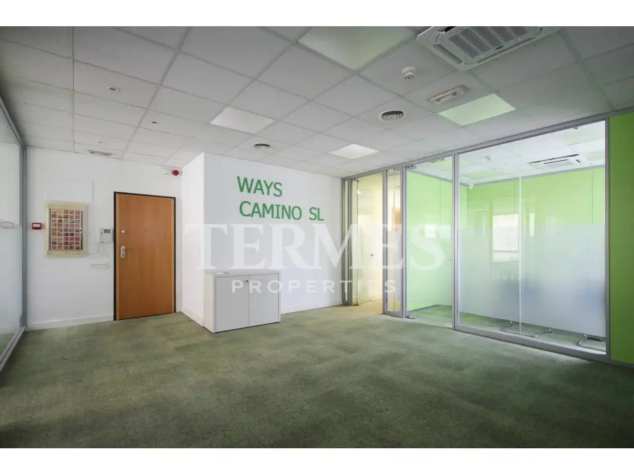 Office for sale in Barcelona  with Air Conditioner, Heating and Alarm