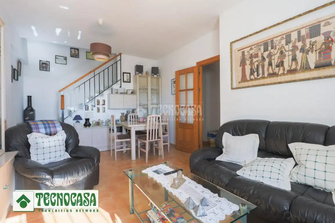 Wohnzimmer von Einfamilien-Reihenhaus zum Verkauf in Adra mit Terrasse, Möbliert und Alarm
