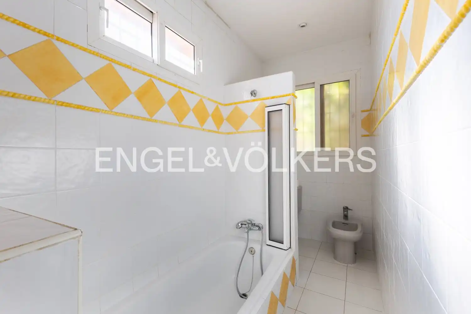 Baño de Casa o chalet en venta en Paterna con Aire acondicionado, Calefacción y Jardín privado