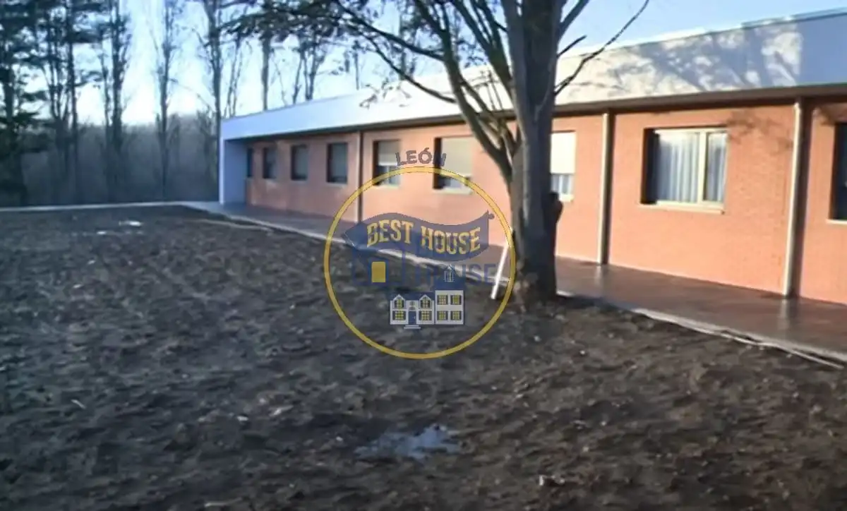 Exterior view of Houses for sale in Sariegos  with Heating, Parquet flooring and Terrace