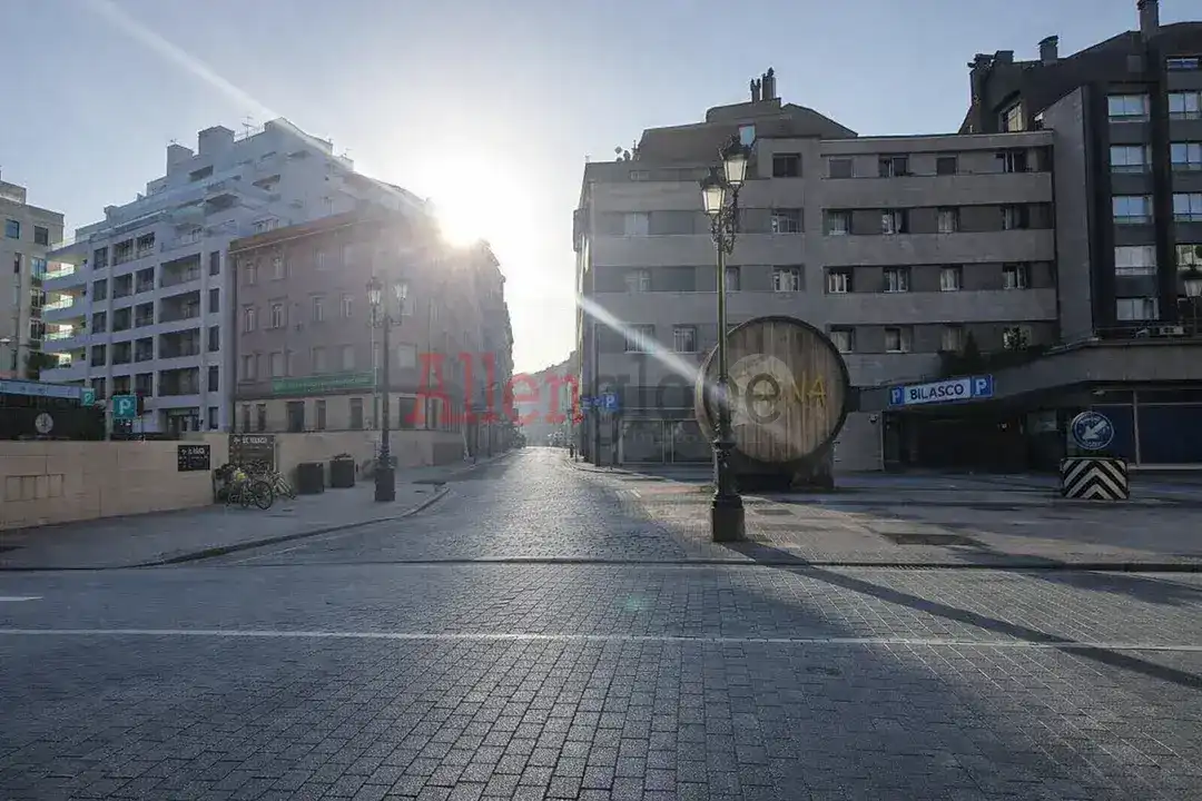 Pis de lloguer a Salesas - Foncalada - Campoamor