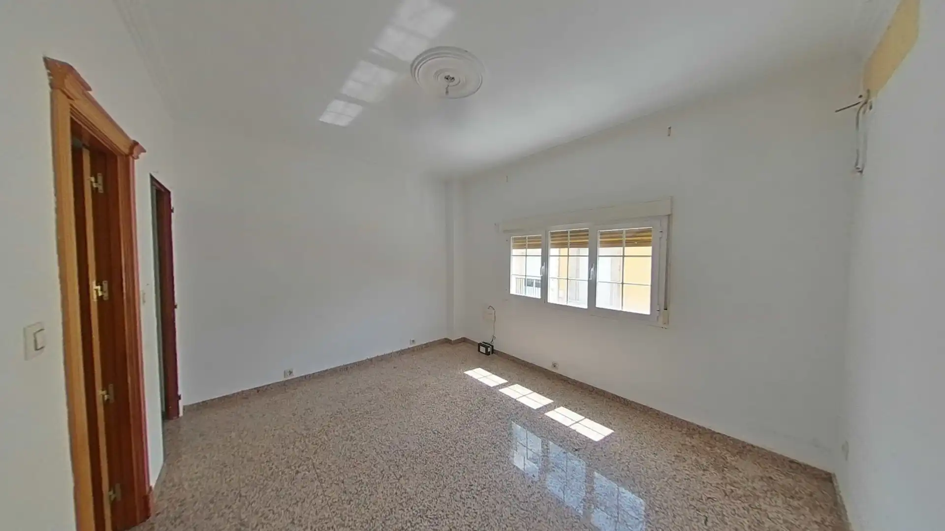 Sala de estar de Casa adosada en venta en Baeza con Terraza