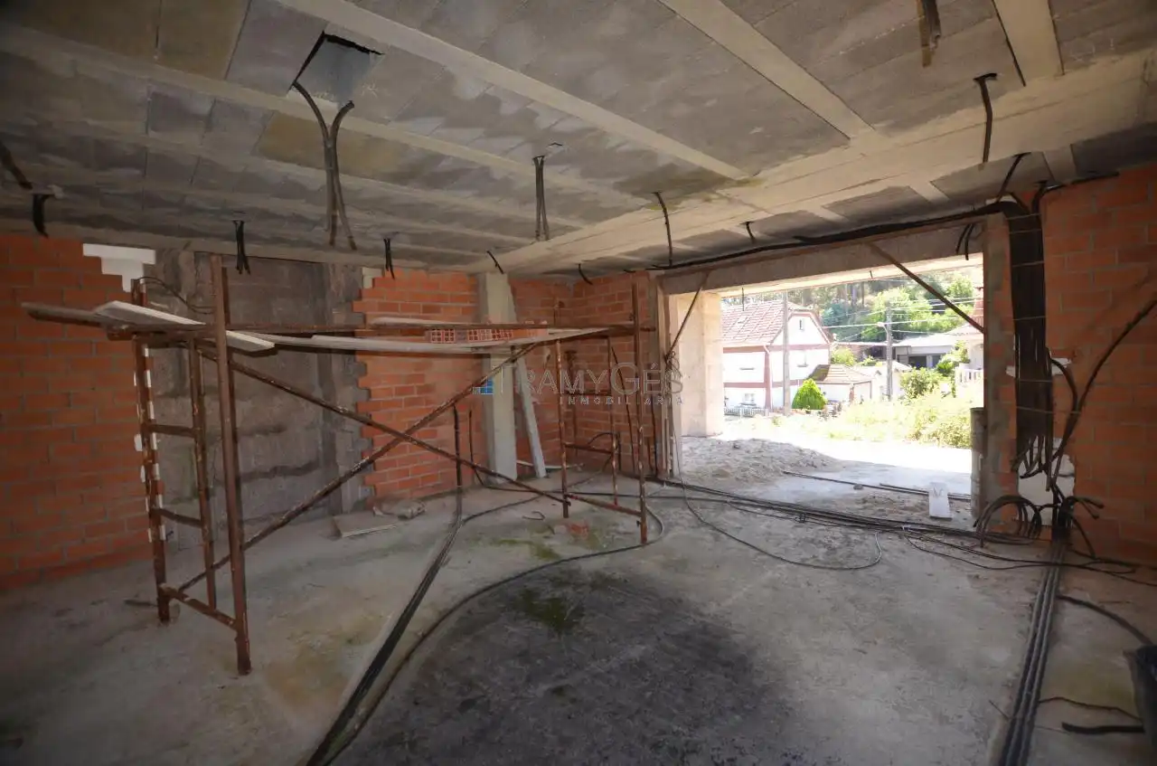 Casa o xalet en venda en Redondela amb Jardí privat, Terrassa i Traster