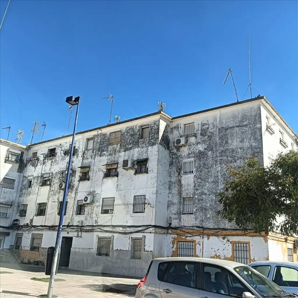 Vista exterior de Apartament en venda en  Sevilla Capital