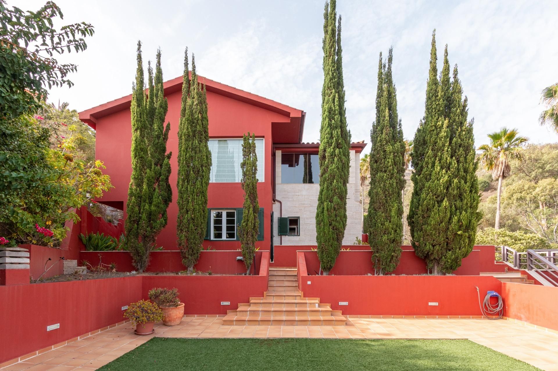 Vista exterior de Casa o xalet en venda en Santa Brígida amb Aire condicionat, Calefacció i Jardí privat
