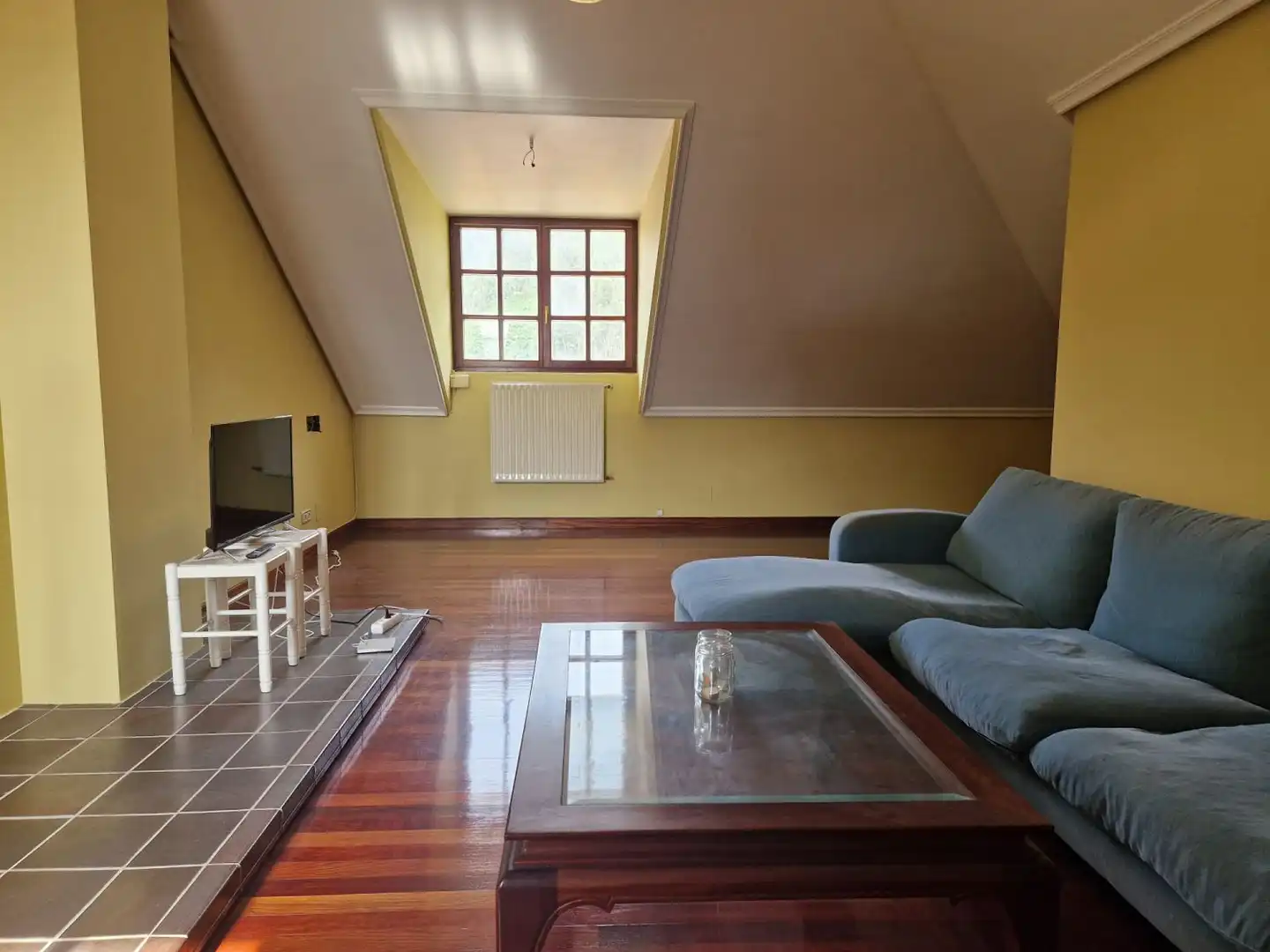 Sala d'estar de Pis en venda en Cartes amb Calefacció