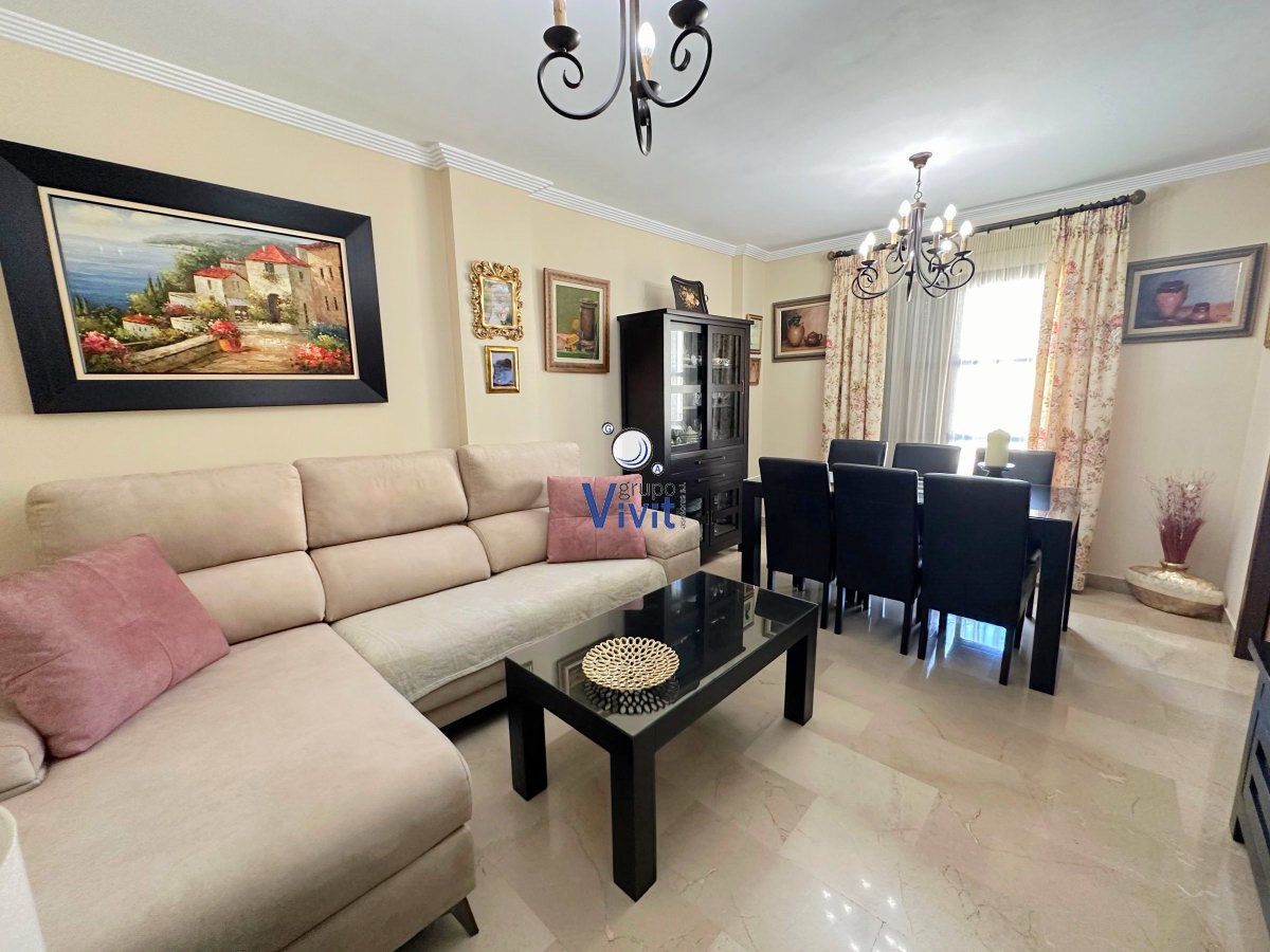 Sala de estar de Casa o chalet en venta en Alcalá de Guadaira con Aire acondicionado, Trastero y Balcón
