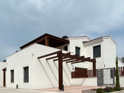 Vista exterior de Casa o xalet en venda en Cambrils amb Aire condicionat, Calefacció i Jardí privat