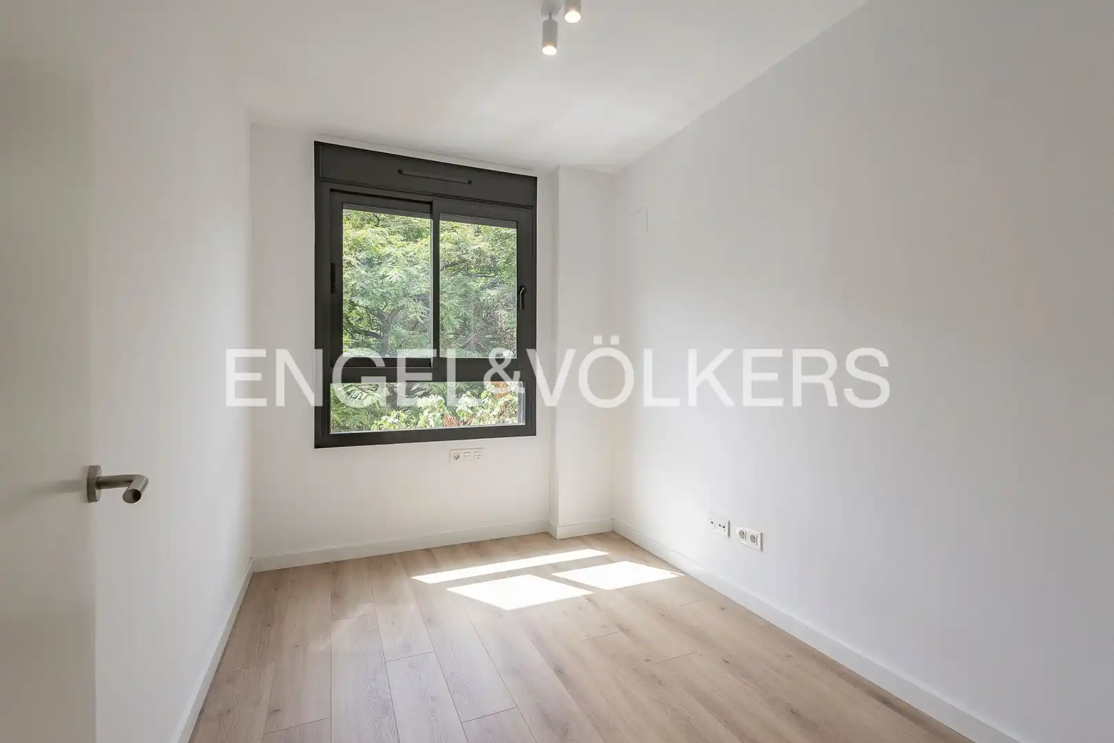 Schlafzimmer von Wohnung zur Miete in Esplugues de Llobregat mit Klimaanlage, Heizung und Parkett