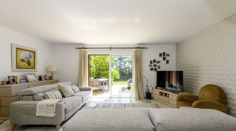 Foto 4 de Casa adosada en venta en Avenida Pernet, Nueva Atalaya, Estepona