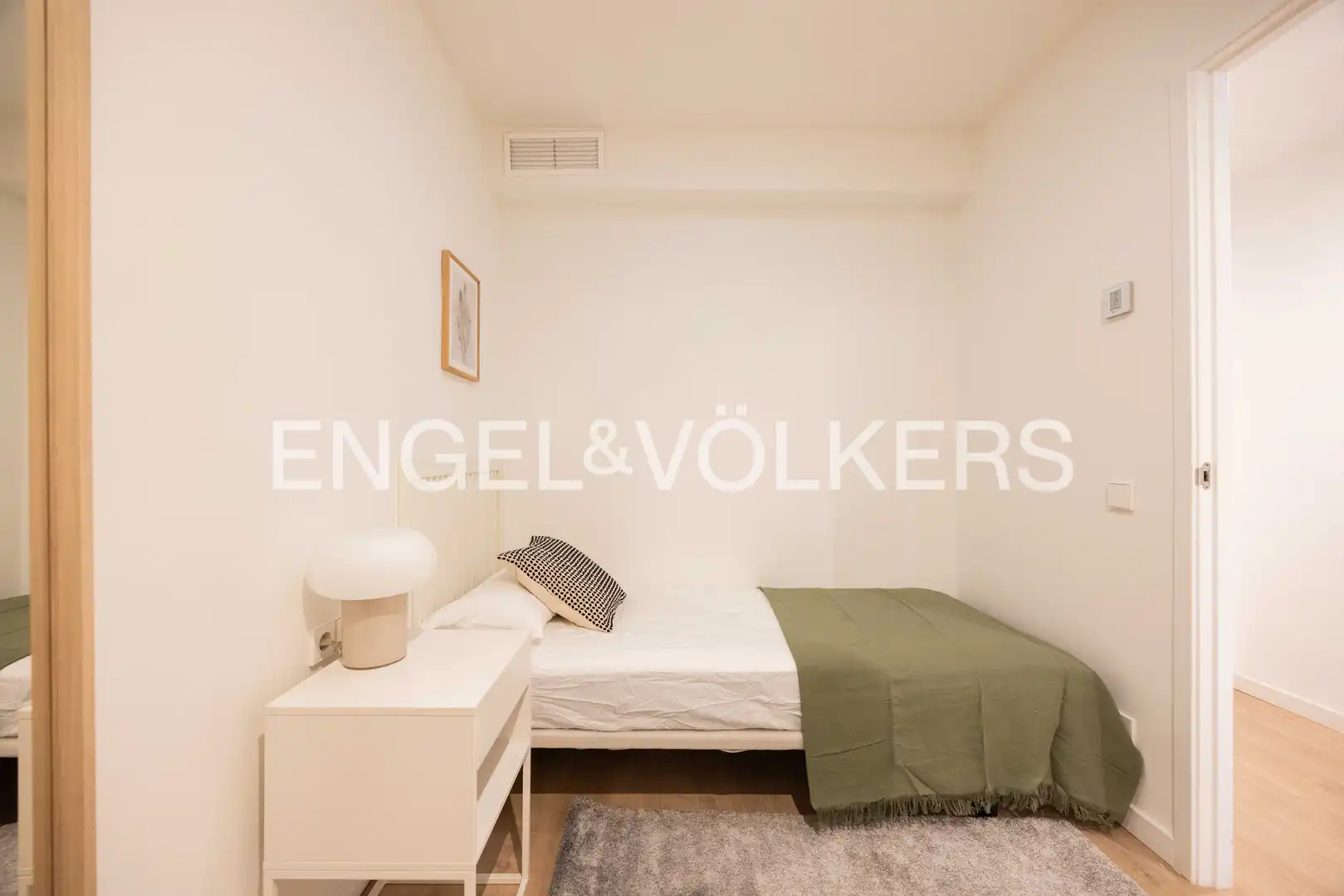 Bedroom of Flat for sale in Barcelona  with Air Conditioner, Heating and Private garden