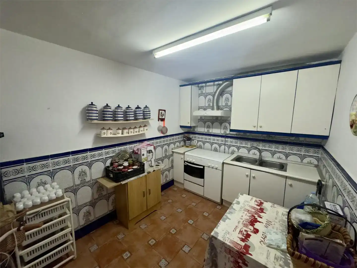 Cuina de Casa adosada en venda en Tomelloso amb Balcó