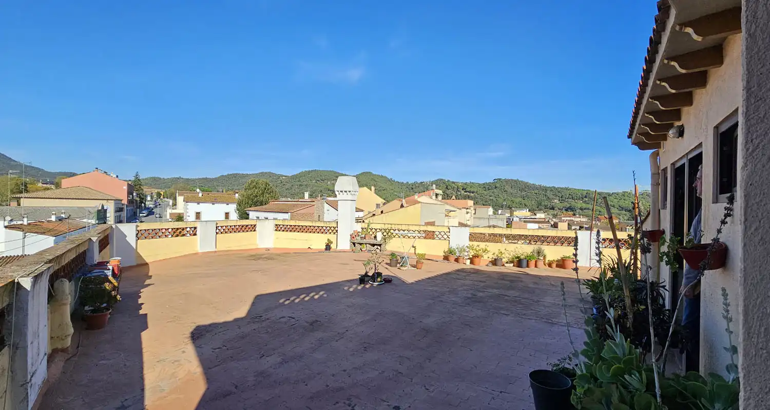 Vista exterior de Casa o xalet en venda en Breda amb Calefacció, Terrassa i Traster