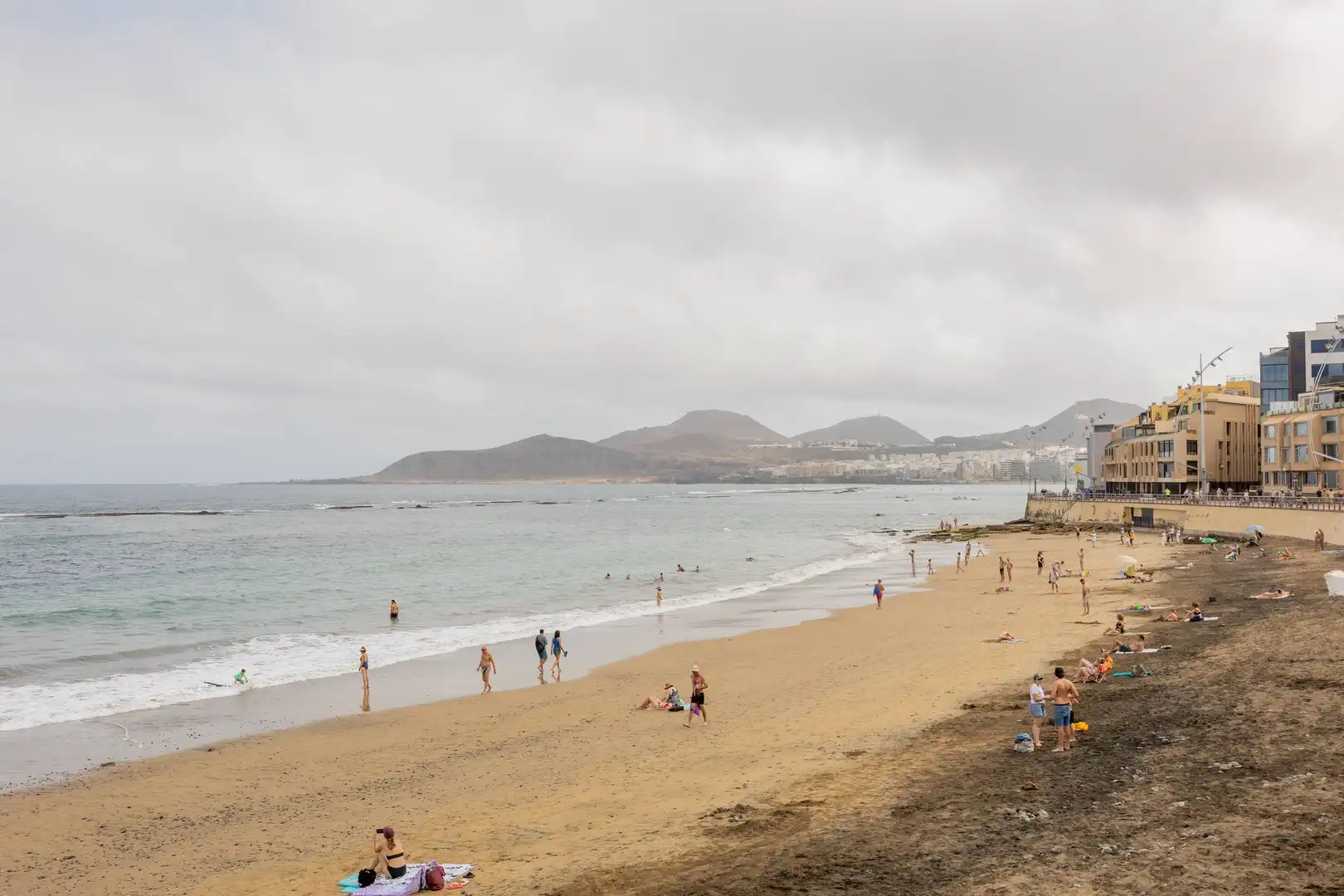 Vista exterior de Apartament en venda en Las Palmas de Gran Canaria amb Traster, Moblat i Alarma
