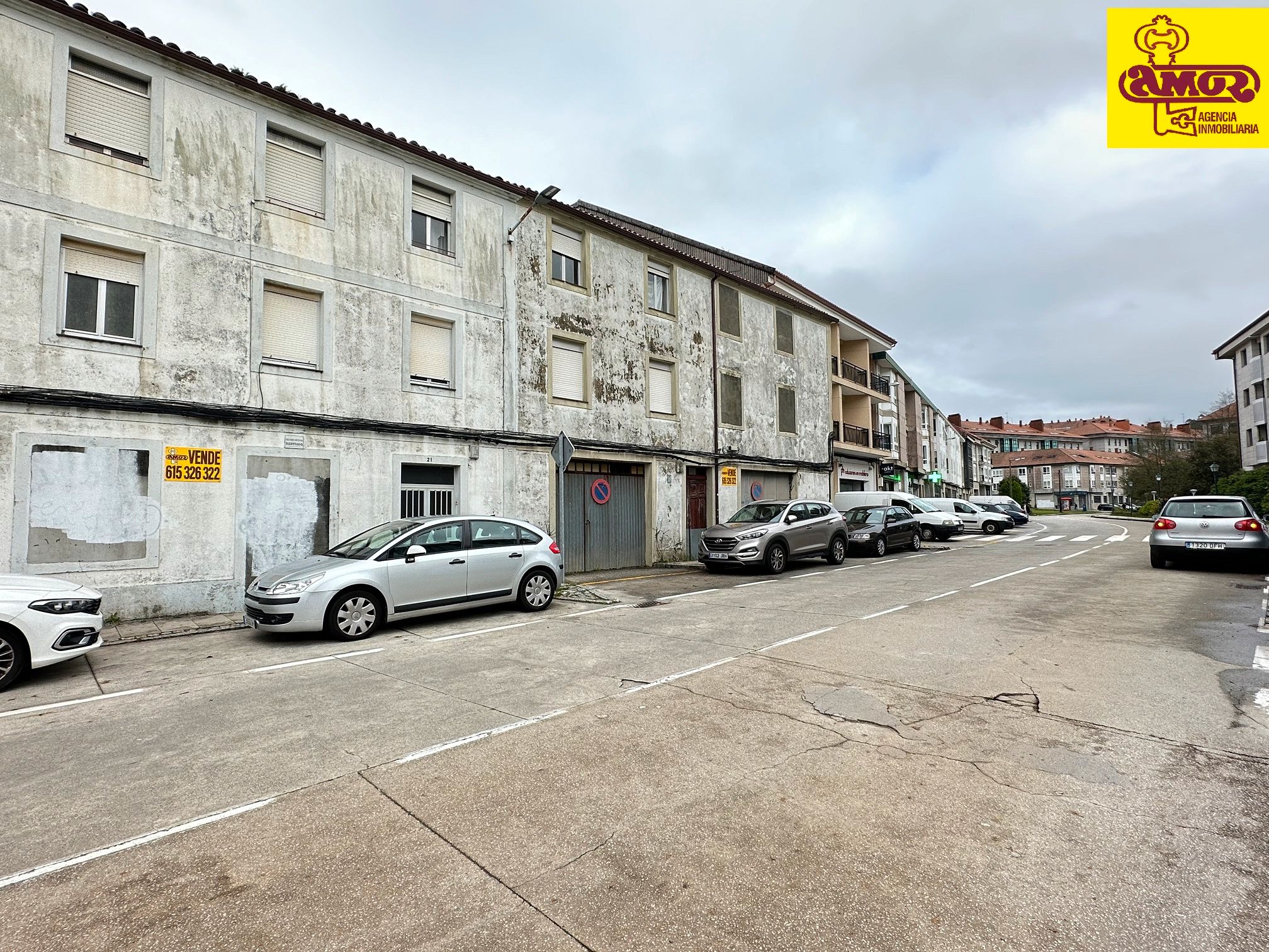 Vista exterior de Casa adosada en venda en Santiago de Compostela  amb Jardí privat i Traster