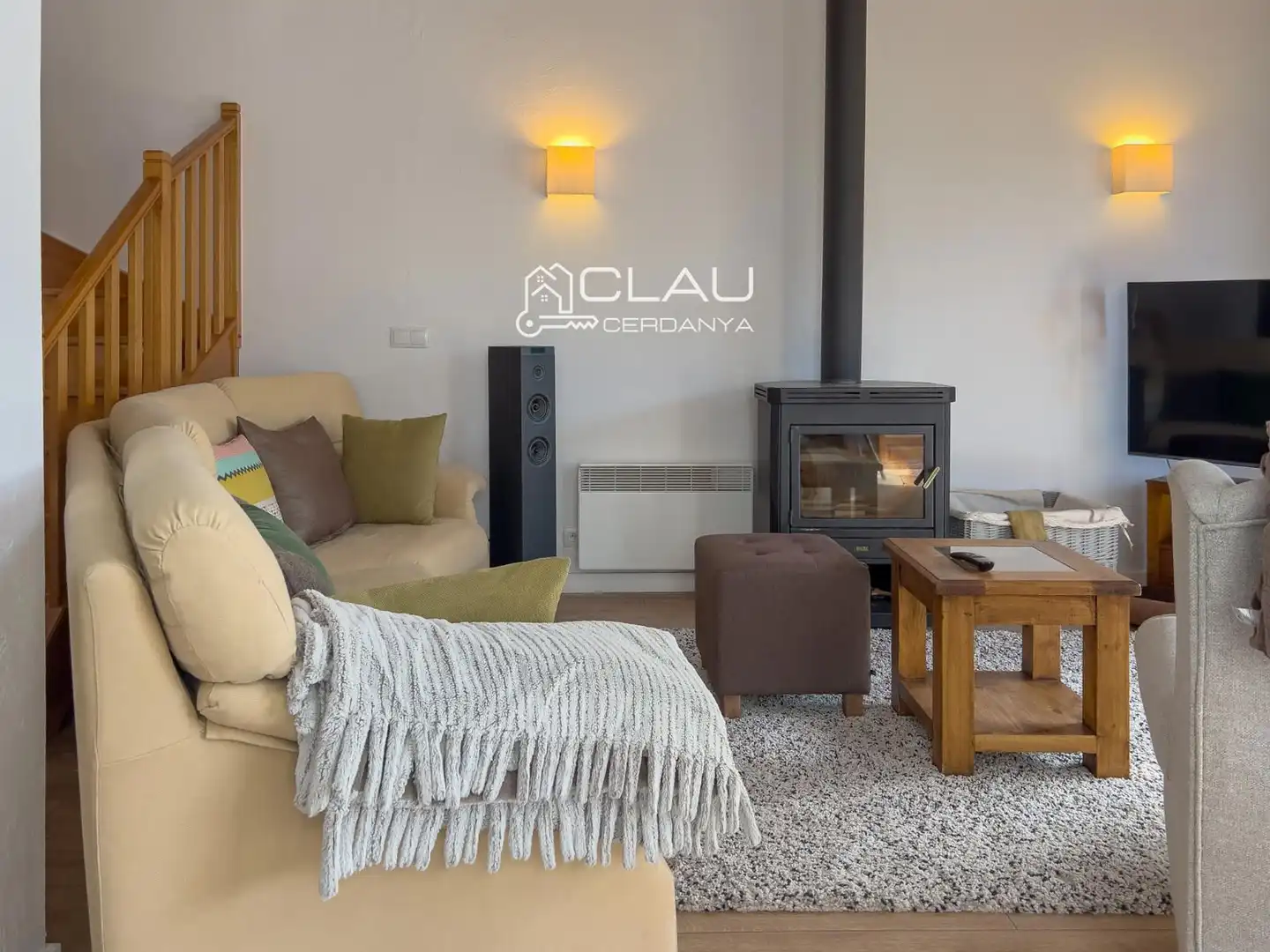 Living room of Detached homes for rent in Osséja  with Heating, Private garden and Parquet flooring