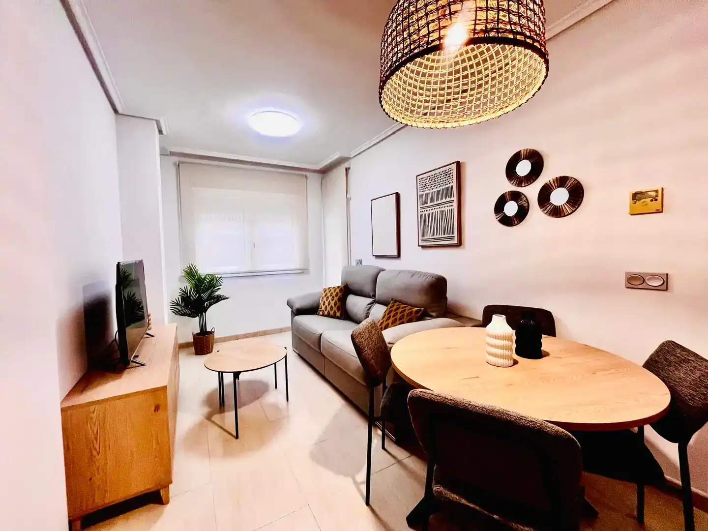 Wohnzimmer von Wohnung zur Miete in Águilas mit Klimaanlage und Balkon