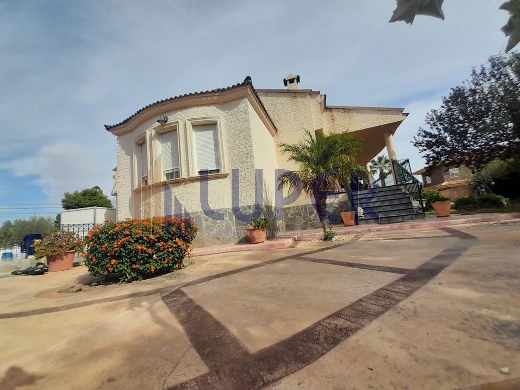 Vista exterior de Casa o xalet en venda en San Vicente del Raspeig / Sant Vicent del Raspeig amb Calefacció i Balcó