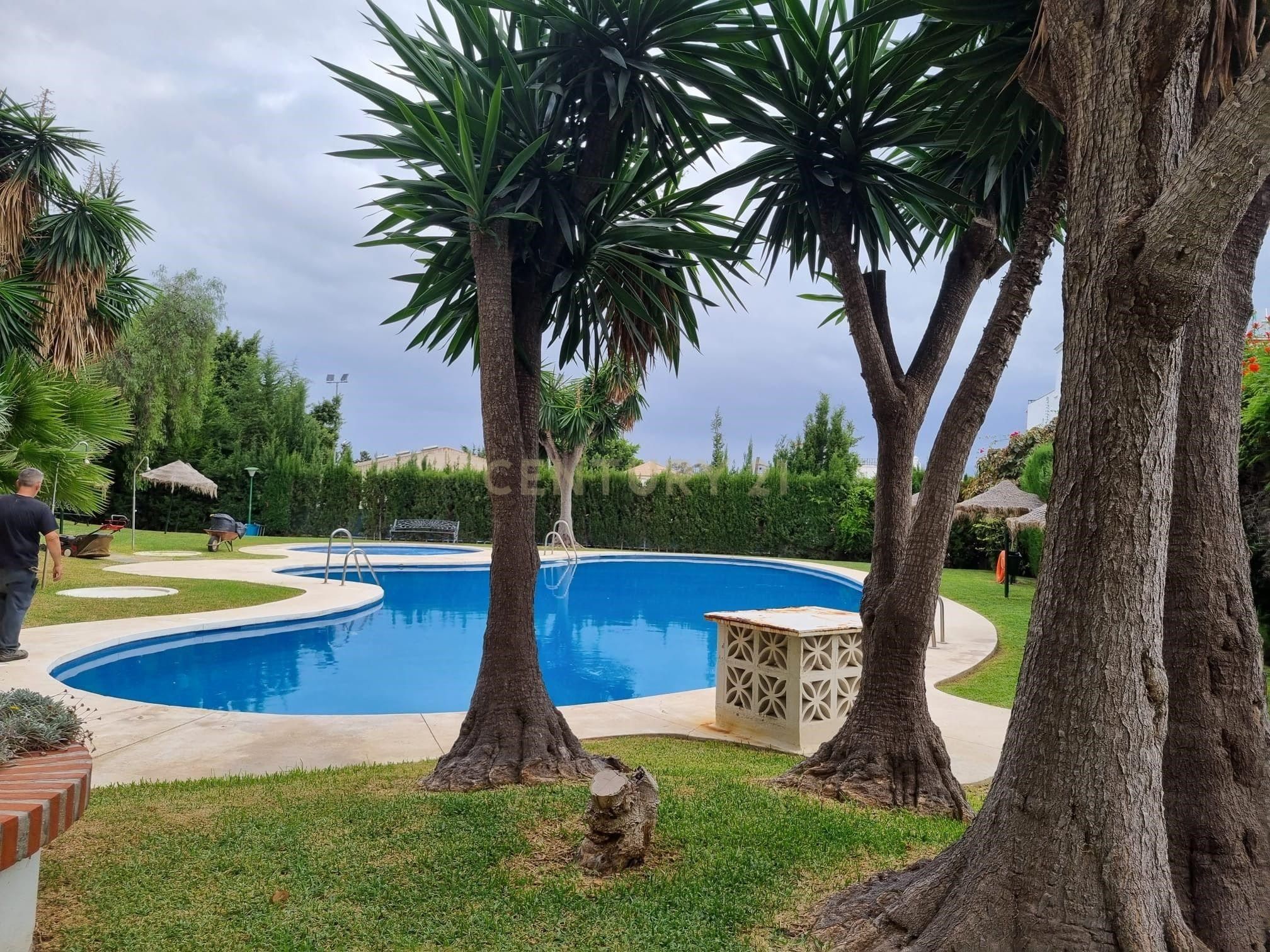 Flat for sale in El Palo