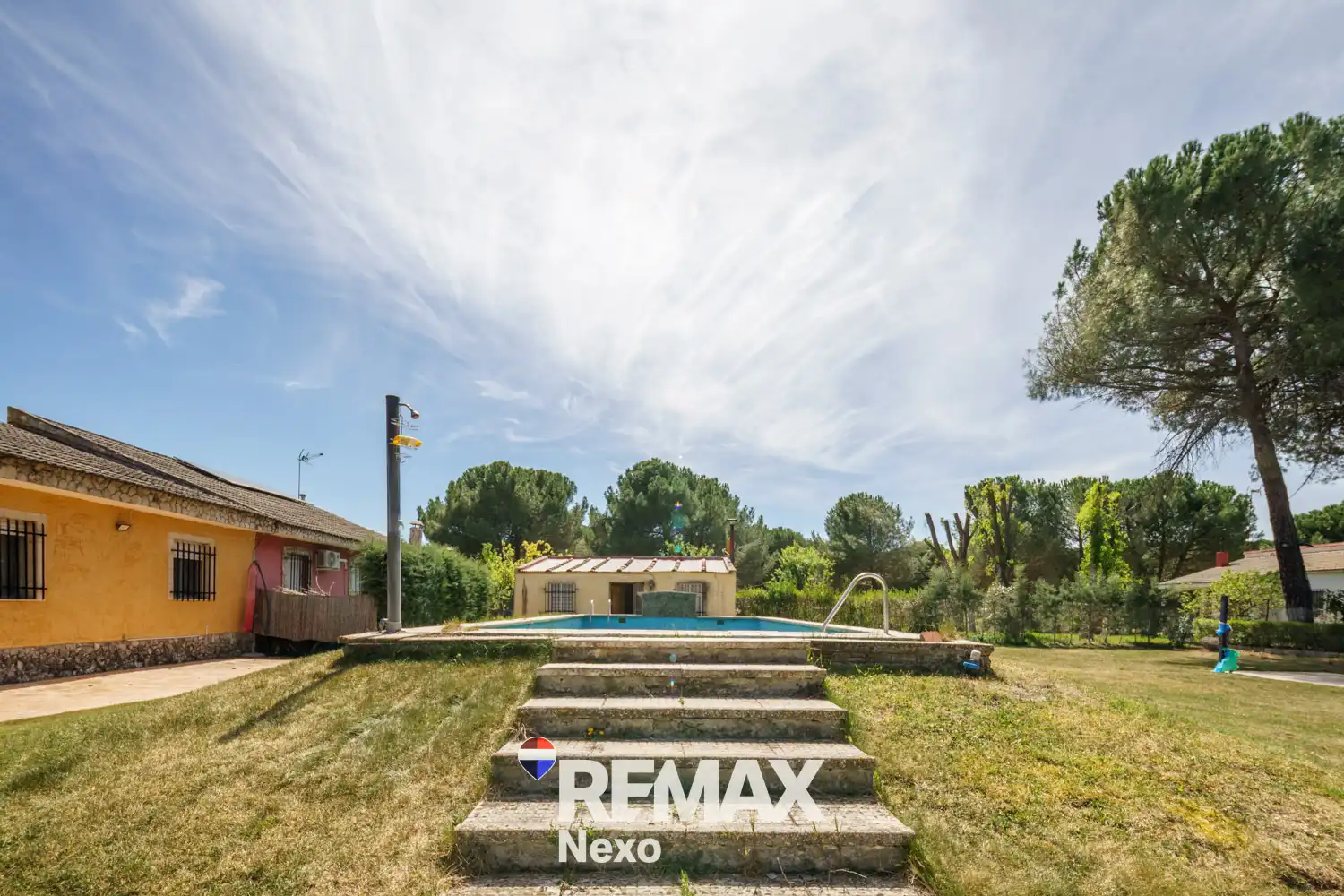 Vista exterior de Casa o chalet en venta en Santibáñez de Valcorba con Calefacción, Jardín privado y Terraza