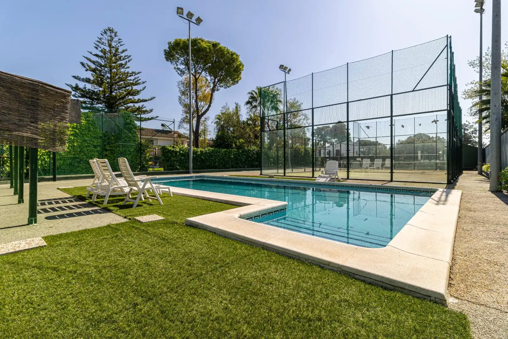 Piscina de Casa o xalet en venda en Jerez de la Frontera amb Aire condicionat, Jardí privat i Traster