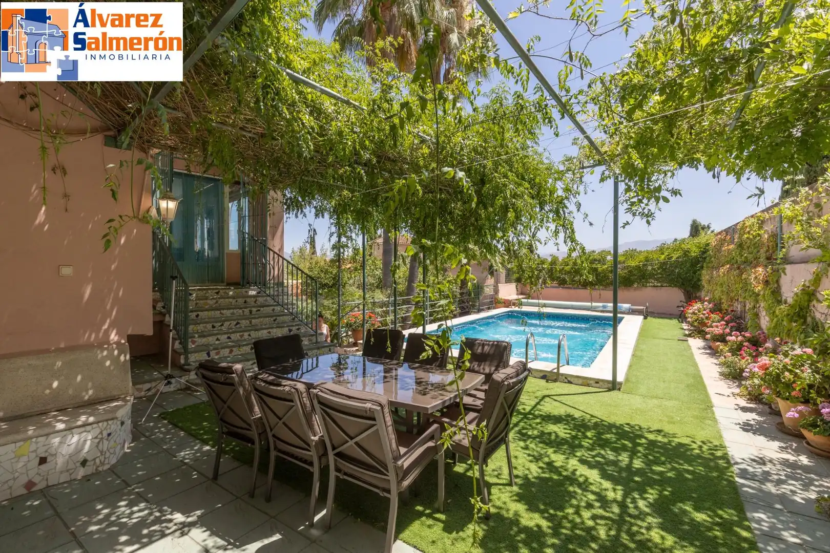 House with pool for sale in Avenida MONTEVIVE, imagen 2