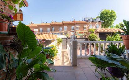 Exterior view of Single-family semi-detached for sale in Móstoles  with Air Conditioner