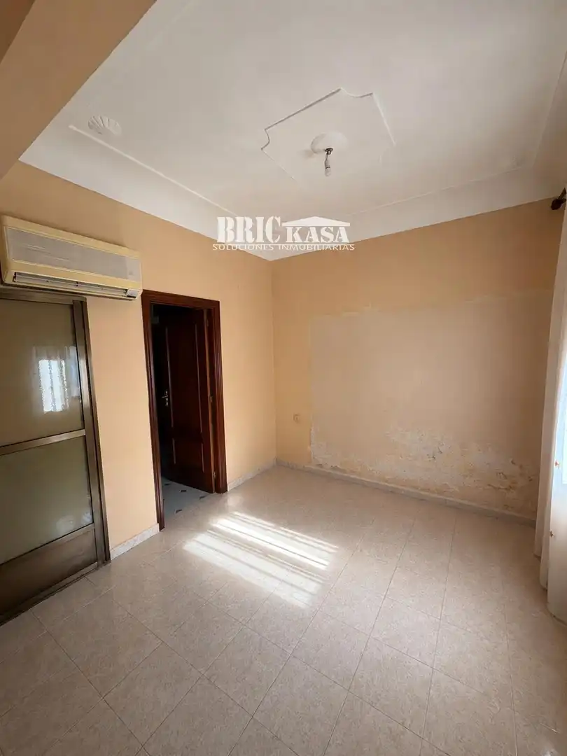 Dormitori de Casa o xalet en venda en Cáceres