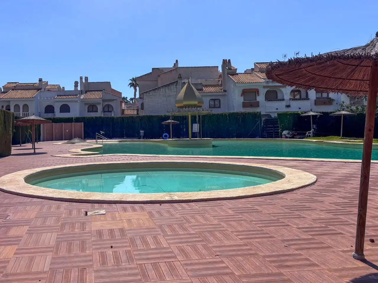 Piscina de Casa adosada en venda en Santa Pola amb Aire condicionat, Jardí privat i Terrassa