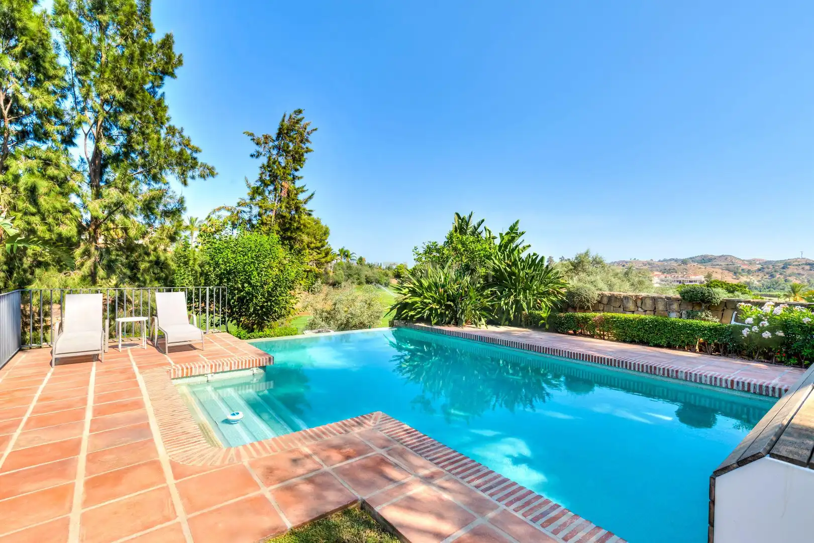 Piscina de Casa o xalet en venda en Mijas amb Aire condicionat, Jardí privat i Traster
