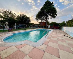 Piscina de Finca rústica en venda en Traspinedo amb Calefacció, Jardí privat i Terrassa